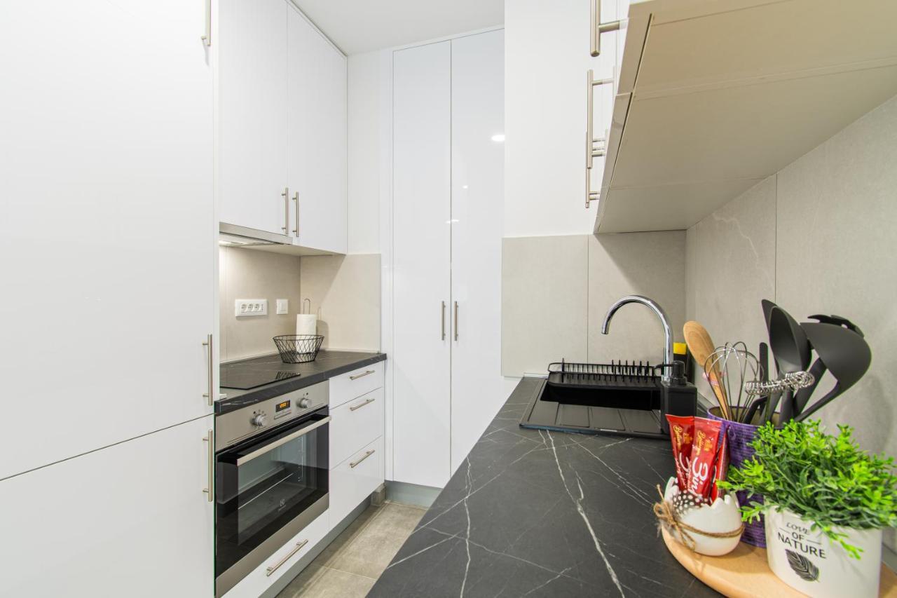 Flexible Selfcheckins 51 - - Garage - Loggia - New Appartement *